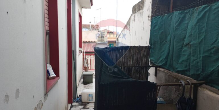 20251002204750-991301-11