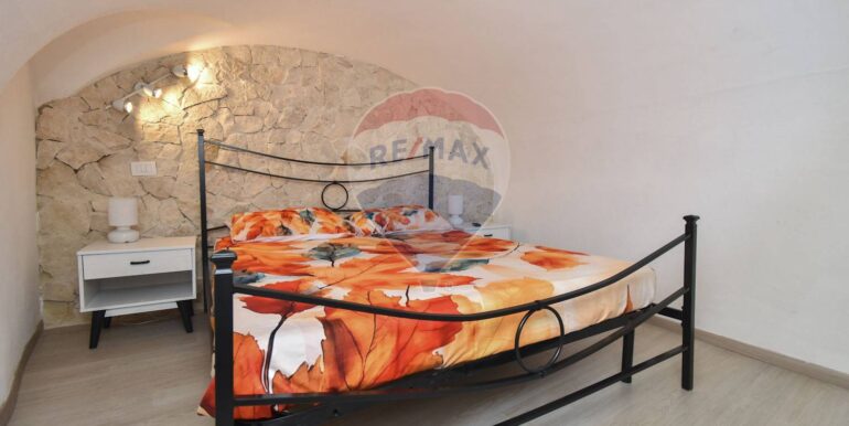 20251003102442-977393-3