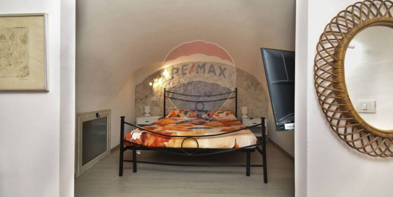 20251003102451-977393-7