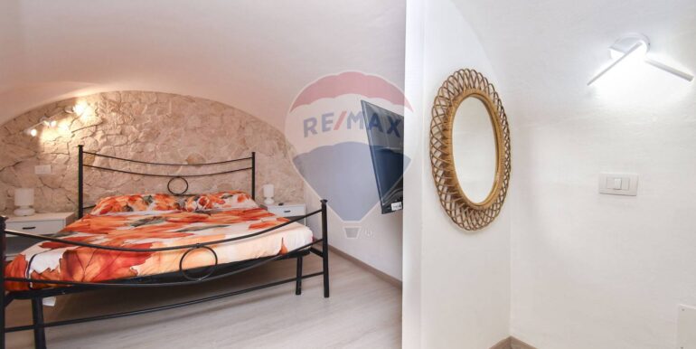 20251003102457-977393-9