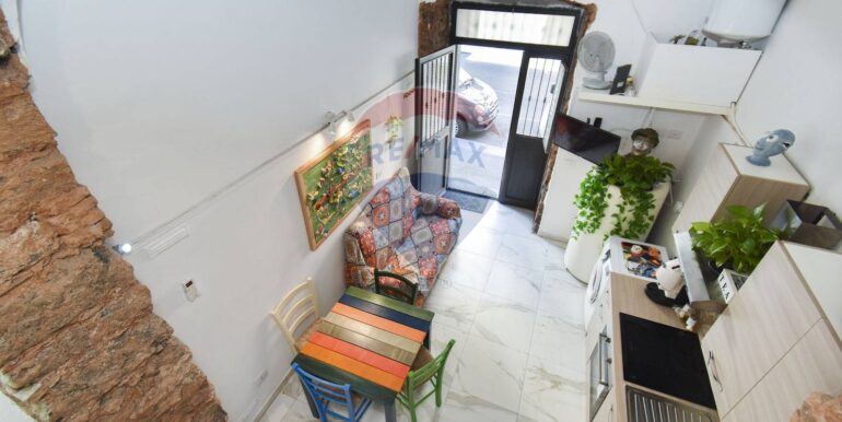 20251003102459-977393-10