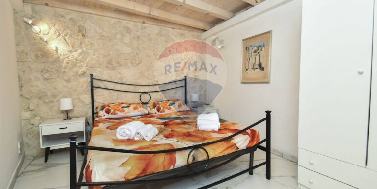 20251003102507-977393-13