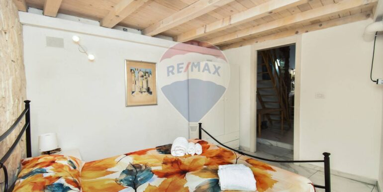 20251003102509-977393-14