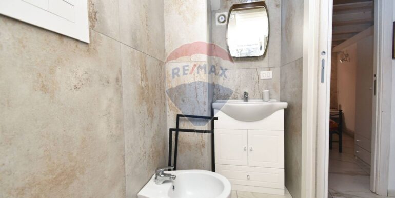 20251003102517-977393-17