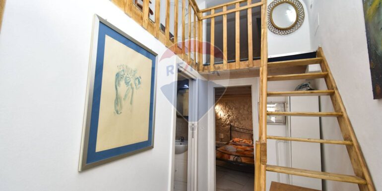 20251003102520-977393-18