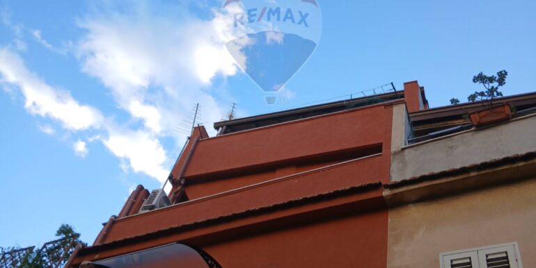 20251003224033-991606-1