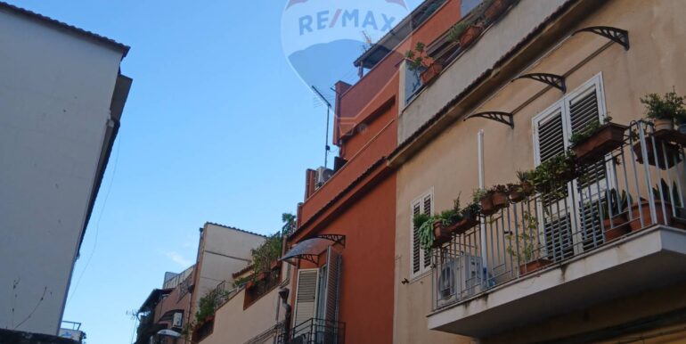 20251003224125-991606-13