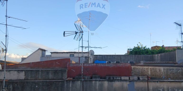 20251003224134-991606-15