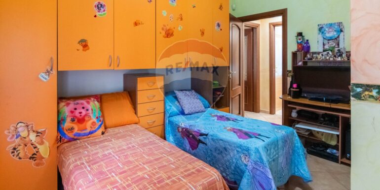 20251004101716-991618-10