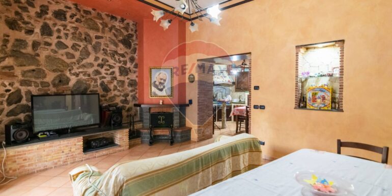 20251004101737-991618-17