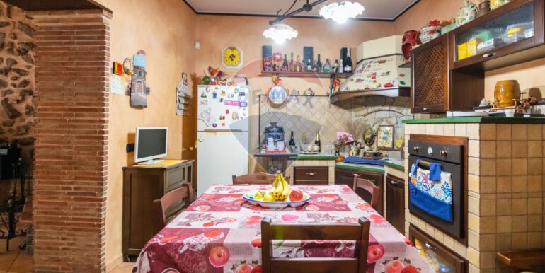 20251004101753-991618-22