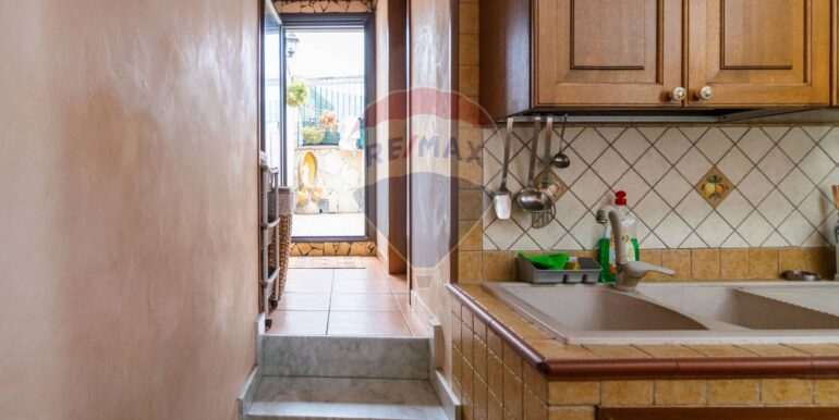 20251004101756-991618-23