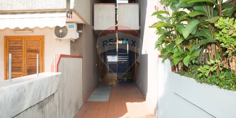 20251004110601-991678-12