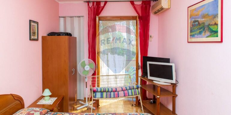 20251004110708-991678-13