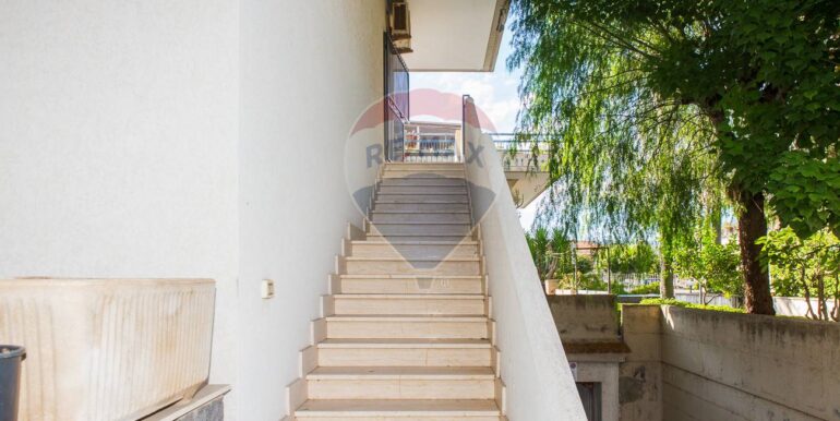 20251004114639-991131-15