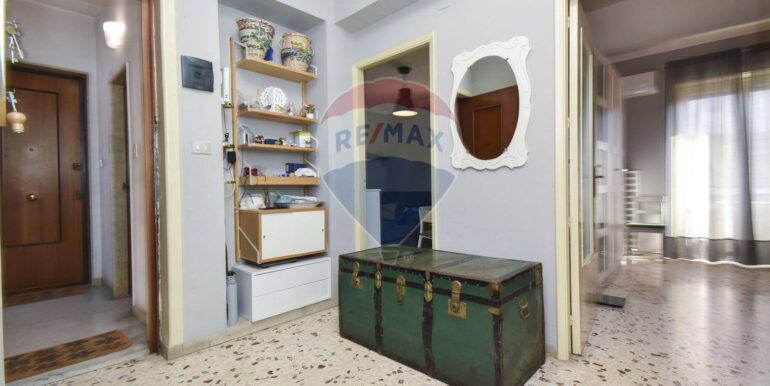 20251004232442-991714-10