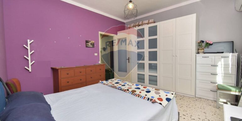 20251004232515-991714-18