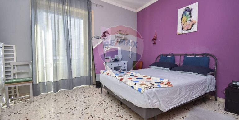 20251004232527-991714-21