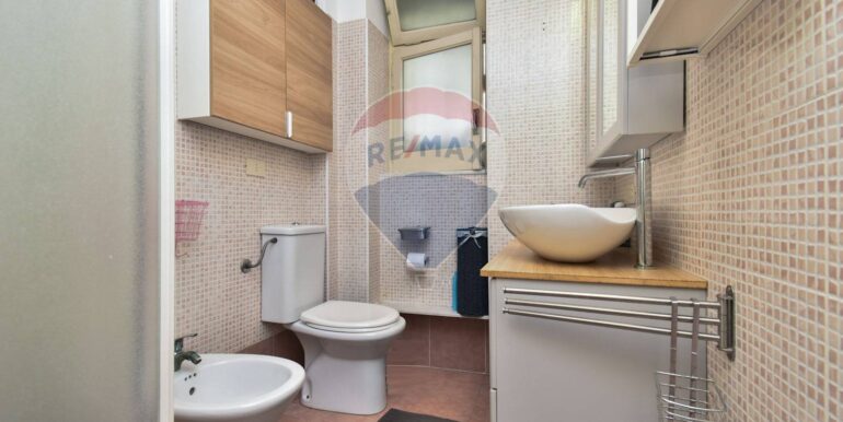 20251004232532-991714-22