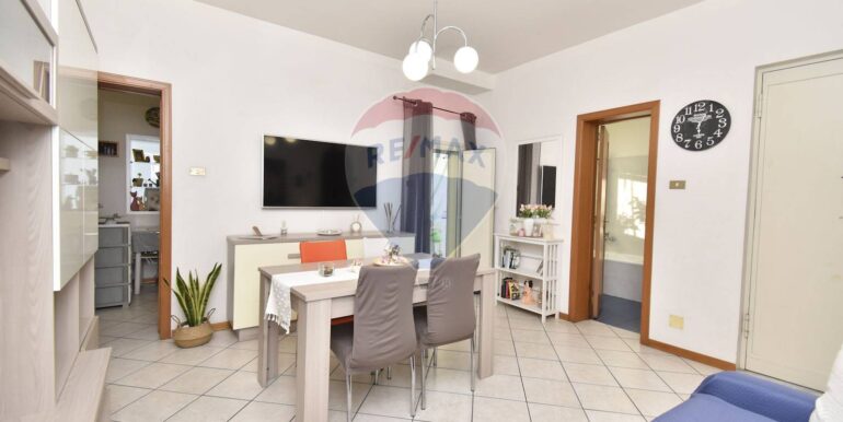 2025100505556-991732-4