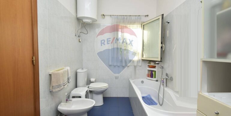 2025100505616-991732-11