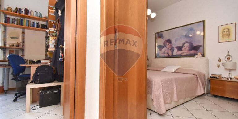 2025100505643-991732-21