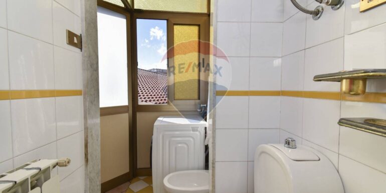 2025100520458-991734-23