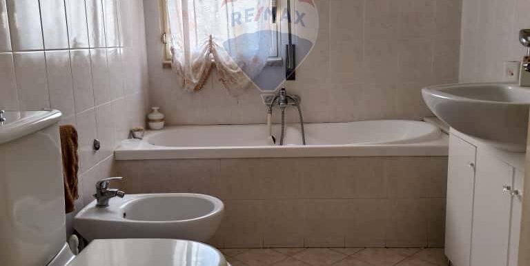 20251006142744-991885-11