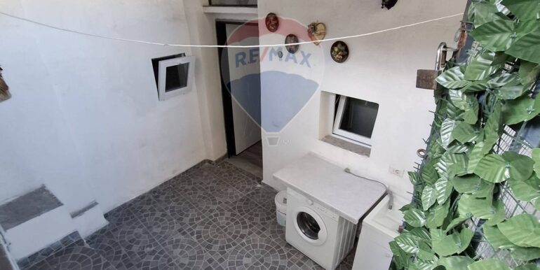 20251006171717-990957-3