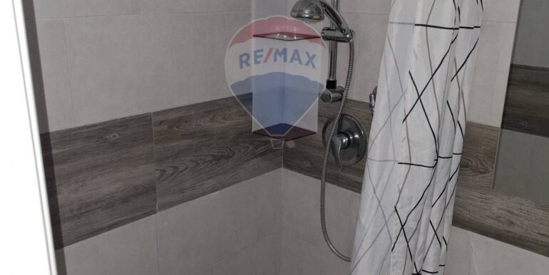 20251006171732-990957-10