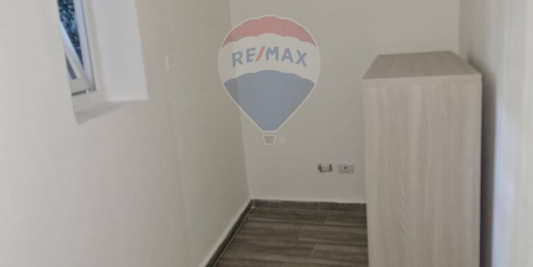 20251006171745-990957-16