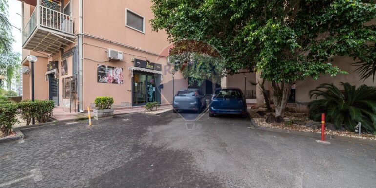 20251006172743-986693-19