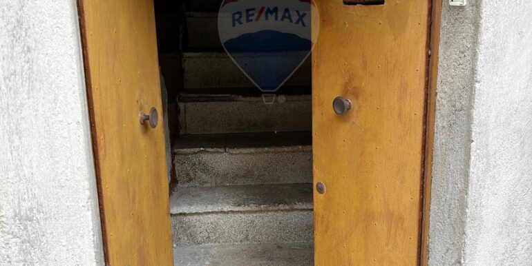 20251006174519-991961-7