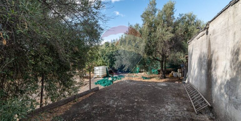 20251006185926-991987-8