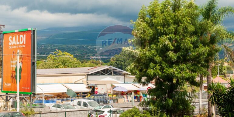 20251006190517-991983-25