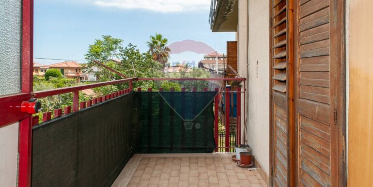 20251006190532-991983-30