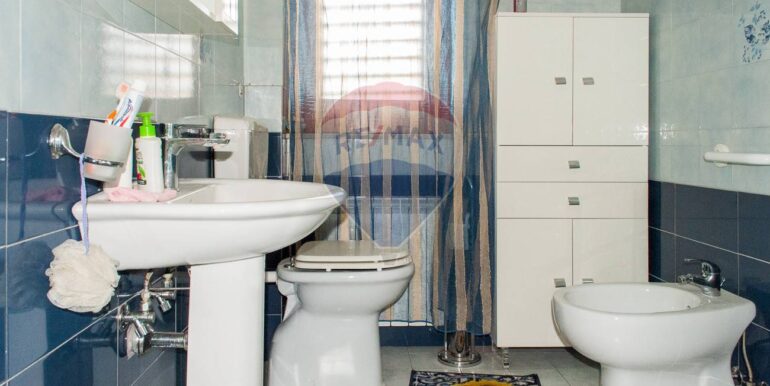 20251006190541-991983-33