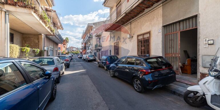 20251006201103-992000-1