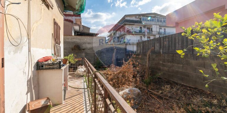 20251006201136-992000-12