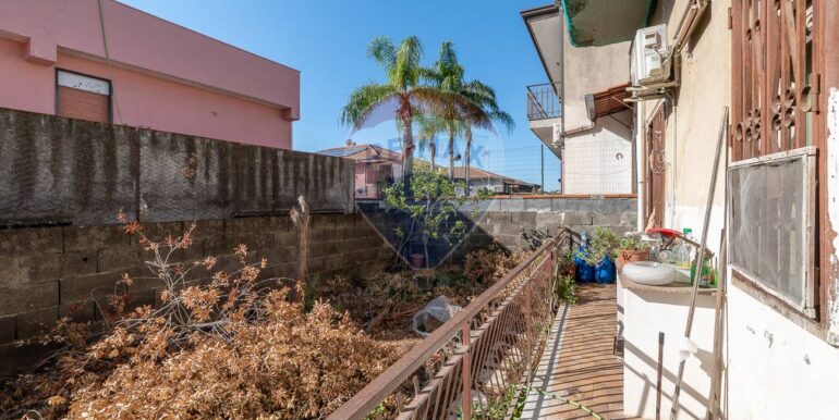 20251006201140-992000-13