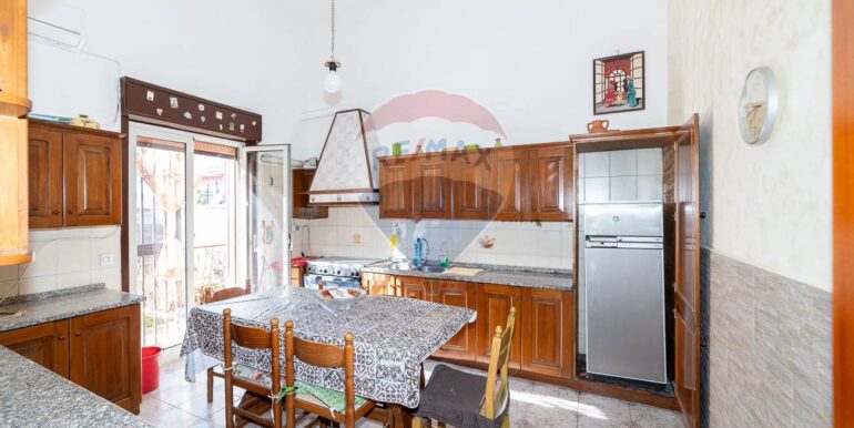 20251006201210-992000-23