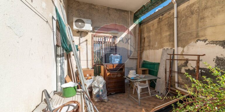 20251006201220-992000-26