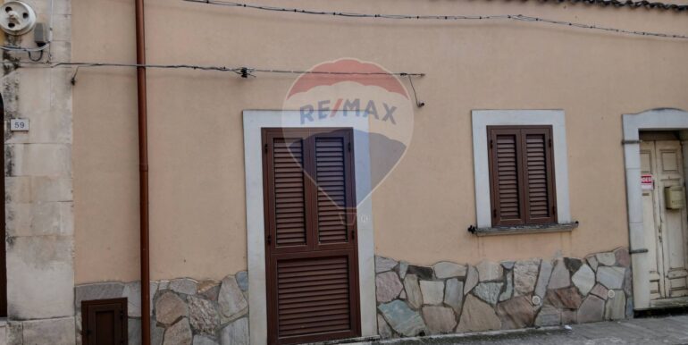 20251006224204-992002-1