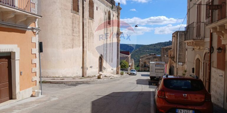 20251006224221-992002-4