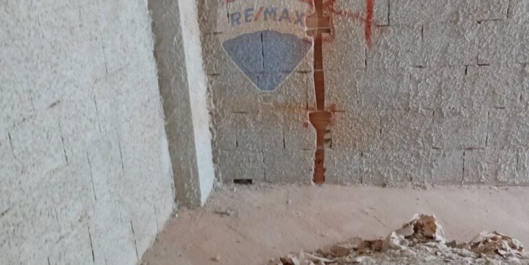 20251006224321-992002-16