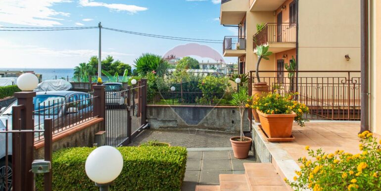 20251007111235-991160-8