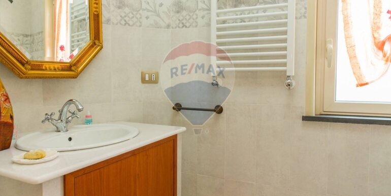 20251007111244-991160-11