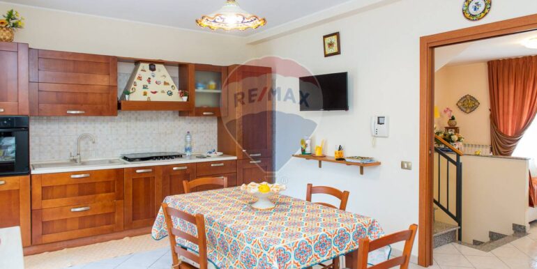 20251007111255-991160-15