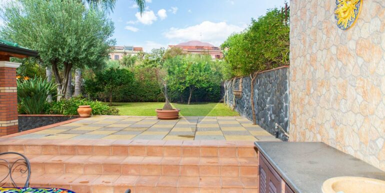 20251007111303-991160-17