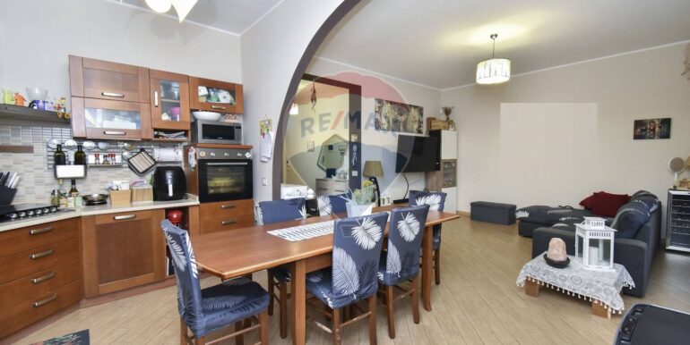 20251007114845-992066-7